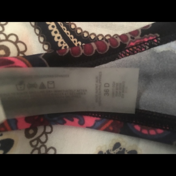 NWOT Victoria Secret Swim Top with underwire - Picture 4 of 5